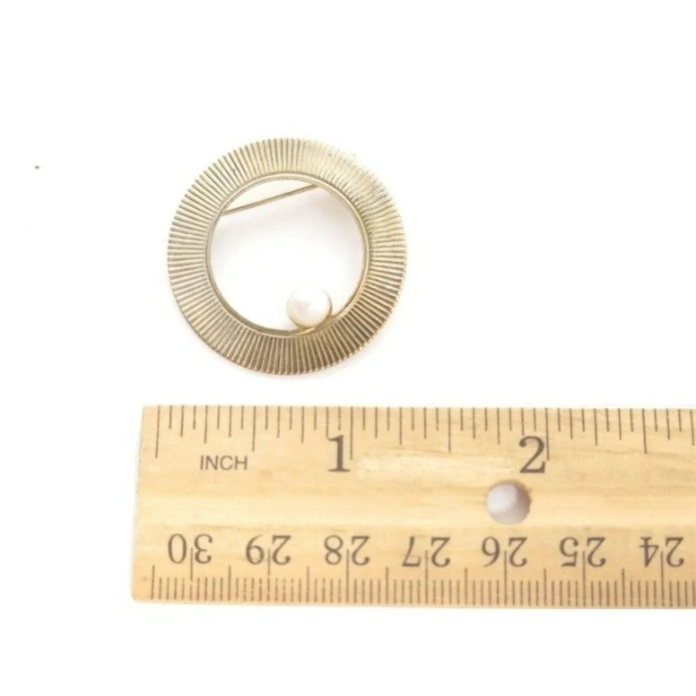 Vintage Classic Gold Plated Faux Pearl simple Wreath Brooch Pin‎